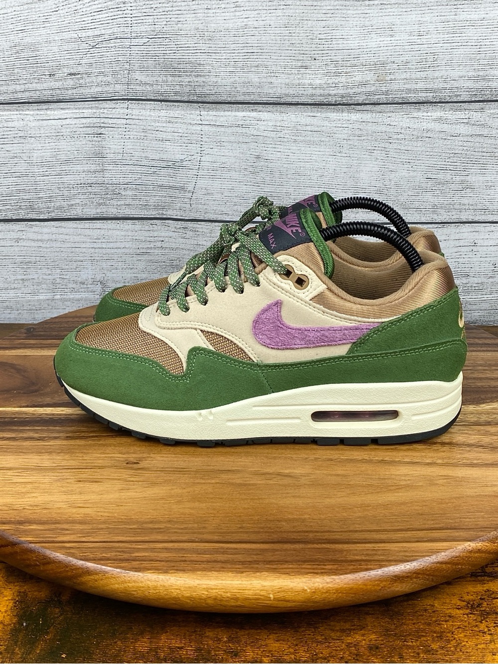 Nike Air Max 1 SH Treeline Green Tan Pink Shoes Men’s Size 7 / Women’s Size 8.5